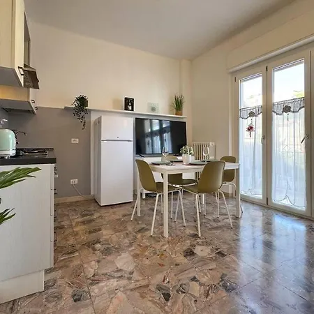 Apartment 300m Mare Wifi Taxi Boat 2 Sorelle E Relax *